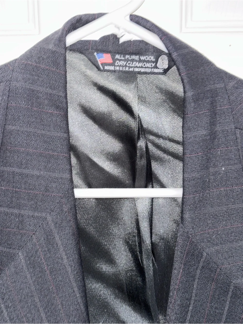 Classic Men's Gray Pinstripe Notch-Lapel Suit Jacket